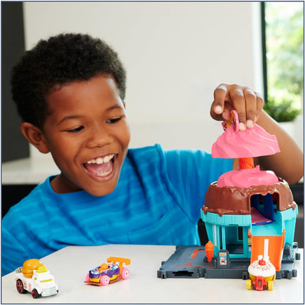 Hot Wheels Playset Gelateria Let’s Race Netflix HTN77 - 3 e478b396 3f44 4519 80a2 dff8f1667831