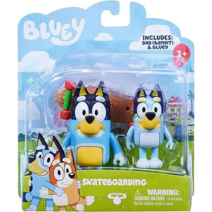 Bluey e papà Bandit con skateboard