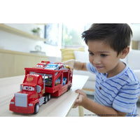 Rosso camion trasportatore in metallo die-cast cars mack camion con facce di auto cartoon e mini auto caricate sopra