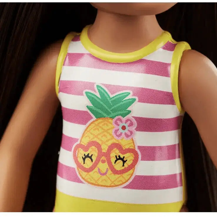Top senza maniche rosa e bianco a righe con bordo giallo e ananas sorridente barbie club chelsea bambola