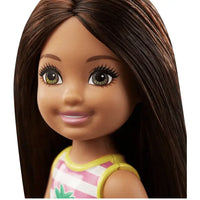 Dolce bambola chelsea bambola barbie club con capelli castani lunghi occhi verdi e top rosa a strisce bianche