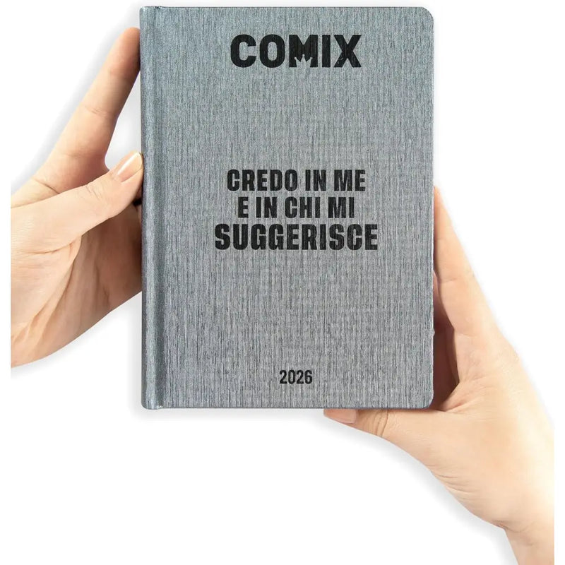 Diario 16 Mesi 2025/26 - COMIX - Giornaliero Standard Grigio - Giocattoli e Bambini - Toys Store - 8058263231862