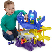 Gioco fisher-price dc batwheels batcaverna lancia e sfreccia playset con pista blu e gialla e macchinine con luci