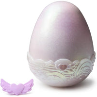 Uovo mystery hatch iridescente lavanda e bianco hatchimals alive con base a onda e ciondolo cuore alato viola
