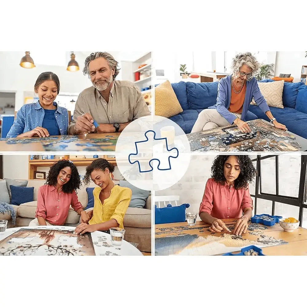 Pezzi di puzzle blu sparsi su tavolo di legno per puzzle 1000 pezzi la vergine di klimt