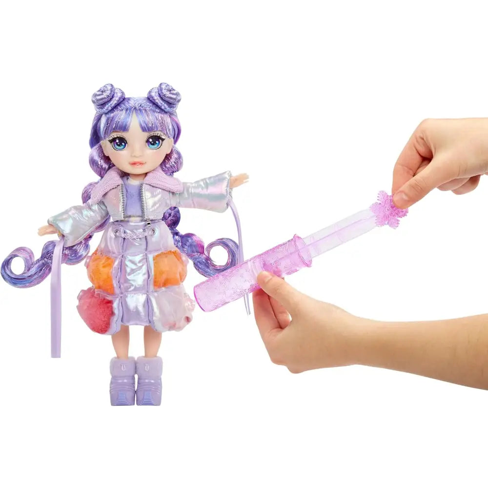 Rainbow High Bambola Violet Wonderland con pupazzo di neve - MGA - Bambole playset e giocattoli - 0035051120865