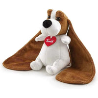 Un peluche basset hound con orecchie lunghe marroni e corpo bianco nel love box orecchiotti trudi