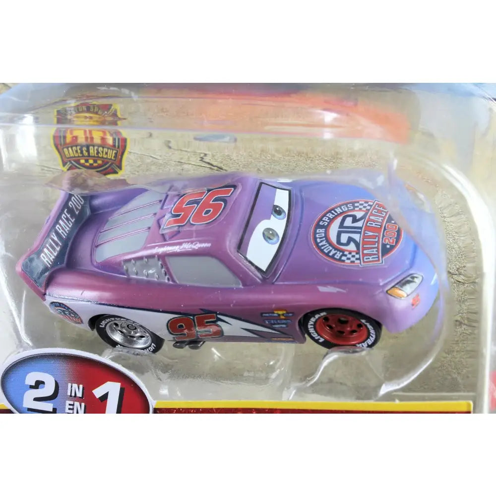 Veicolo cars lightning mcqueen cambia colore auto da corsa giocattolo viola e bianca con ruote rosse e numero 95